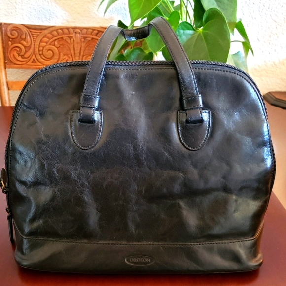 Oroton Handbags - Oroton Handbag